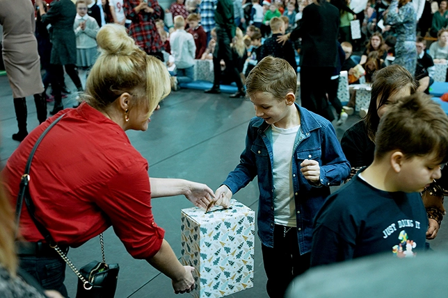 Eko-Okna hebben kerstpakketten geschonken aan de studenten van de onderwijsinstelling in Wodzisław